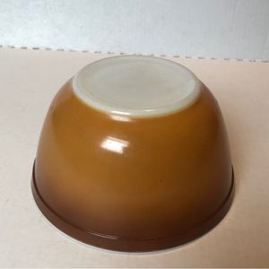 Pyrex Vintage Old Orchard brown ombré nesting bowl 1 1/2 quart